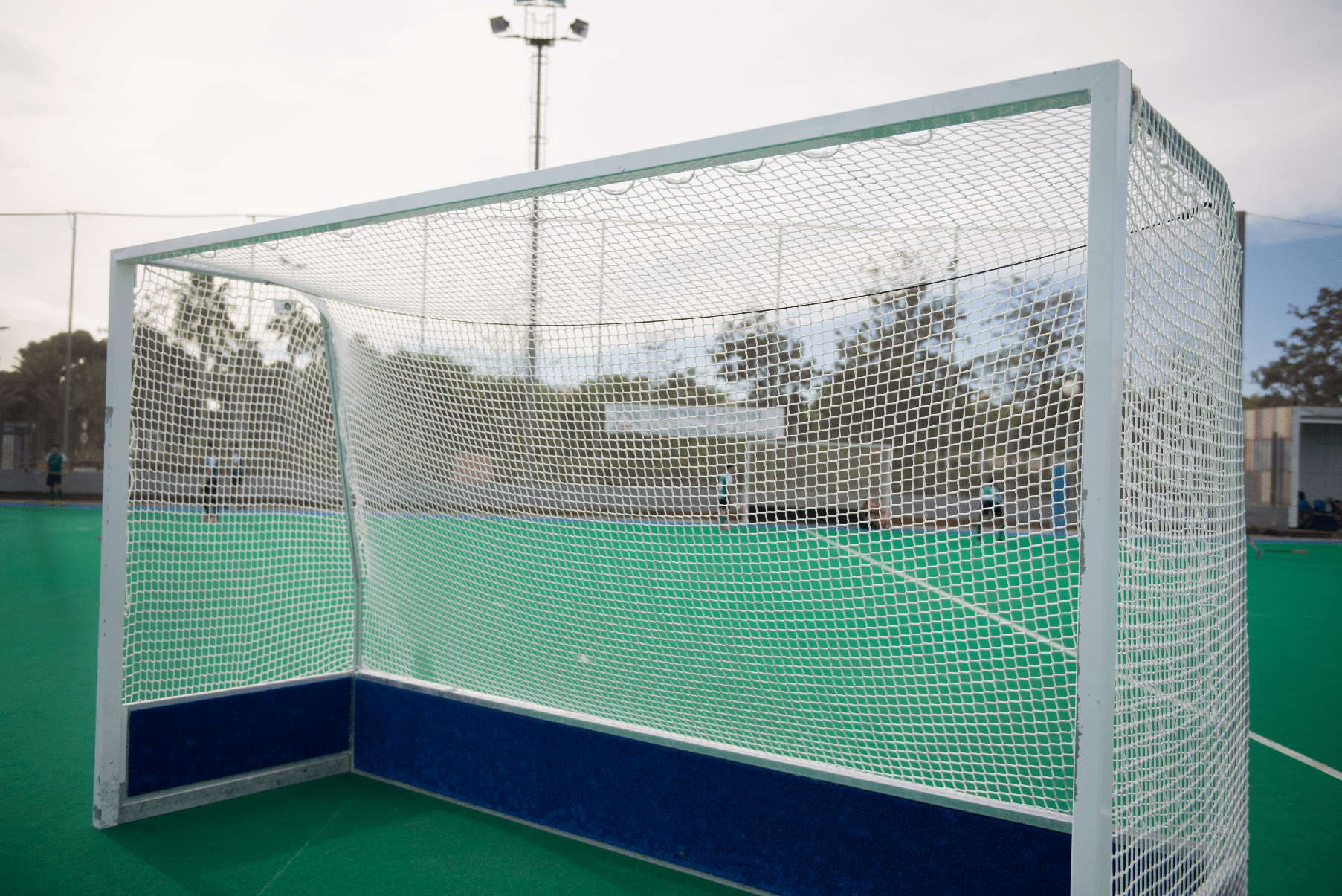 Red De Portería De Fútbol Con Fondo De Hierba. Marcas Y Rayas Del